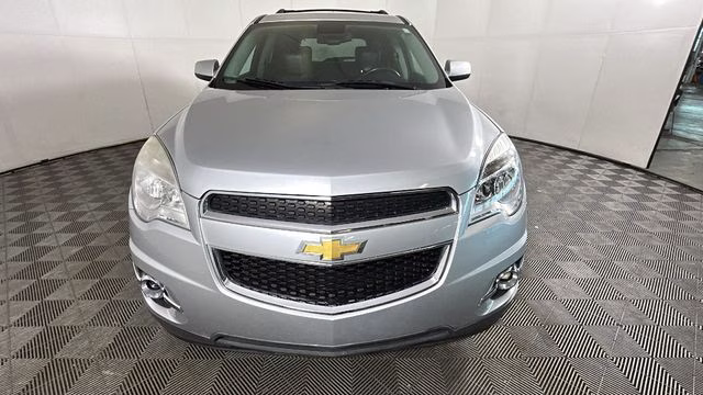 2015 Silver Ice Metallic Chevrolet Equinox LT FWD SUV