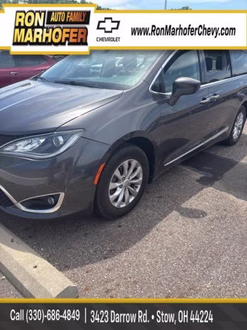 2018 Granite Crystal Metallic Clearcoat Chrysler Pacifica Touring L FWD Van