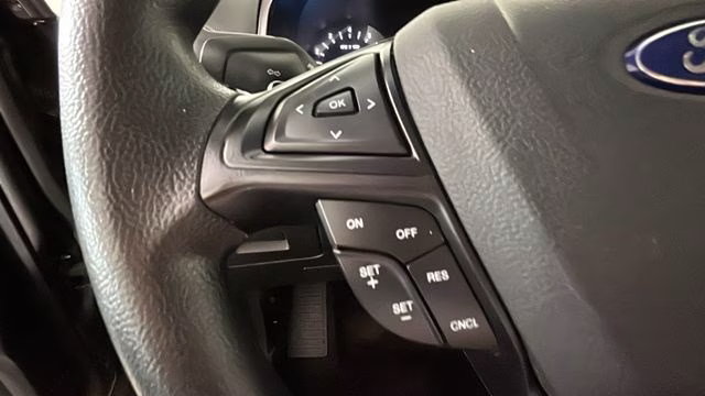2016 Magnetic Ford Edge SE FWD SUV