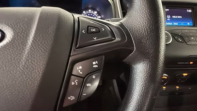 2016 Magnetic Ford Edge SE FWD SUV