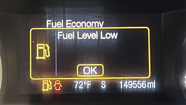 2016 Magnetic Ford Edge SE FWD SUV