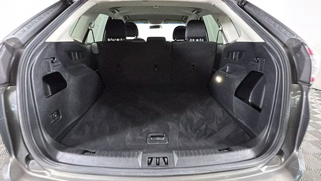 2016 Magnetic Ford Edge SE FWD SUV
