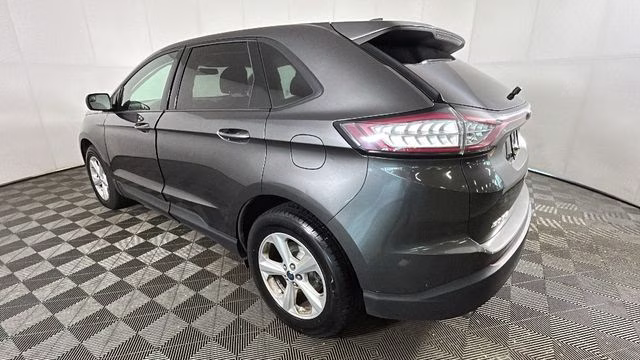 2016 Magnetic Ford Edge SE FWD SUV