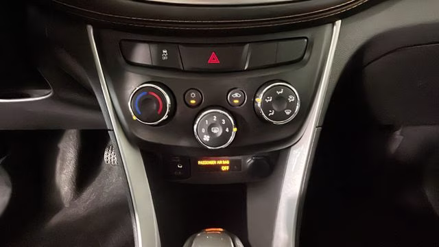2021 Midnight Blue Metallic Chevrolet Trax LT FWD SUV