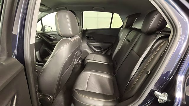 2021 Midnight Blue Metallic Chevrolet Trax LT FWD SUV