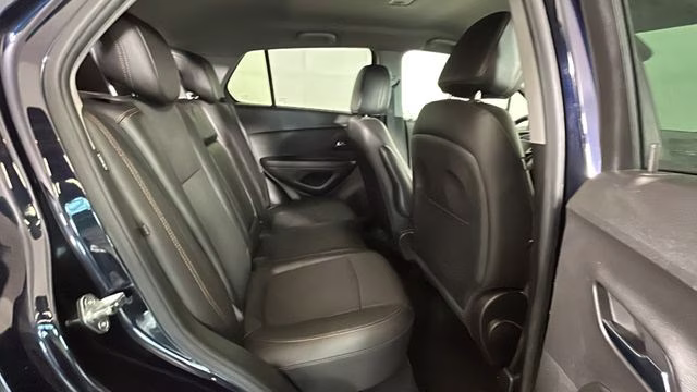 2021 Midnight Blue Metallic Chevrolet Trax LT FWD SUV