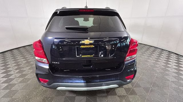 2021 Midnight Blue Metallic Chevrolet Trax LT FWD SUV