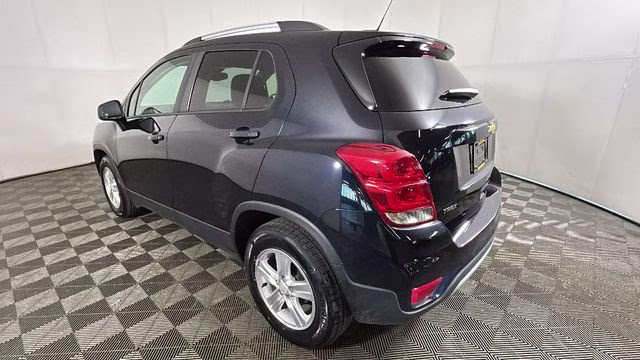 2021 Midnight Blue Metallic Chevrolet Trax LT FWD SUV