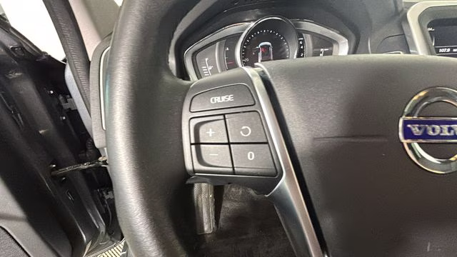 2017 Gray Metallic Volvo XC60 T5 Dynamic AWD SUV