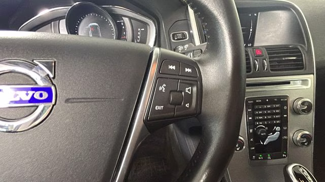 2017 Gray Metallic Volvo XC60 T5 Dynamic AWD SUV