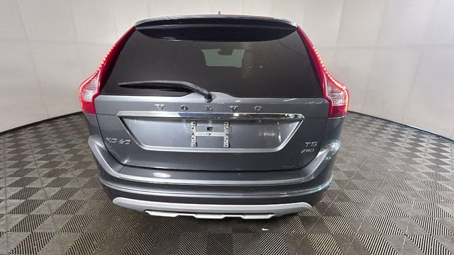 2017 Gray Metallic Volvo XC60 T5 Dynamic AWD SUV