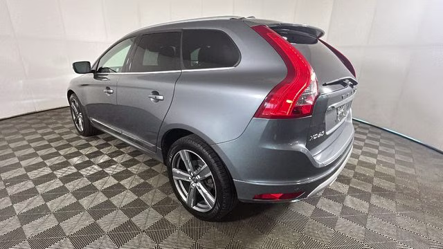 2017 Gray Metallic Volvo XC60 T5 Dynamic AWD SUV
