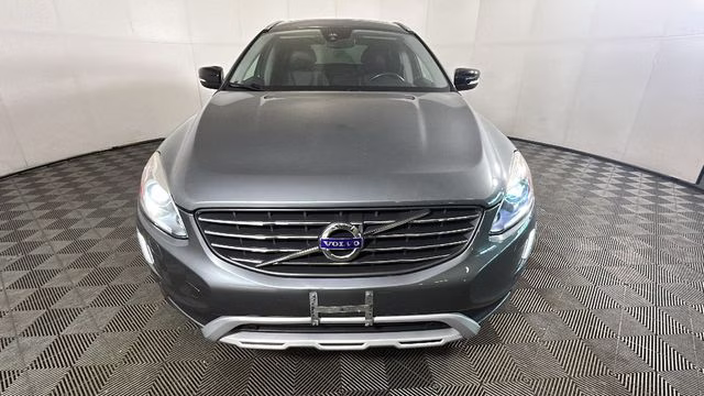 2017 Gray Metallic Volvo XC60 T5 Dynamic AWD SUV