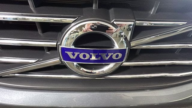 2017 Gray Metallic Volvo XC60 T5 Dynamic AWD SUV