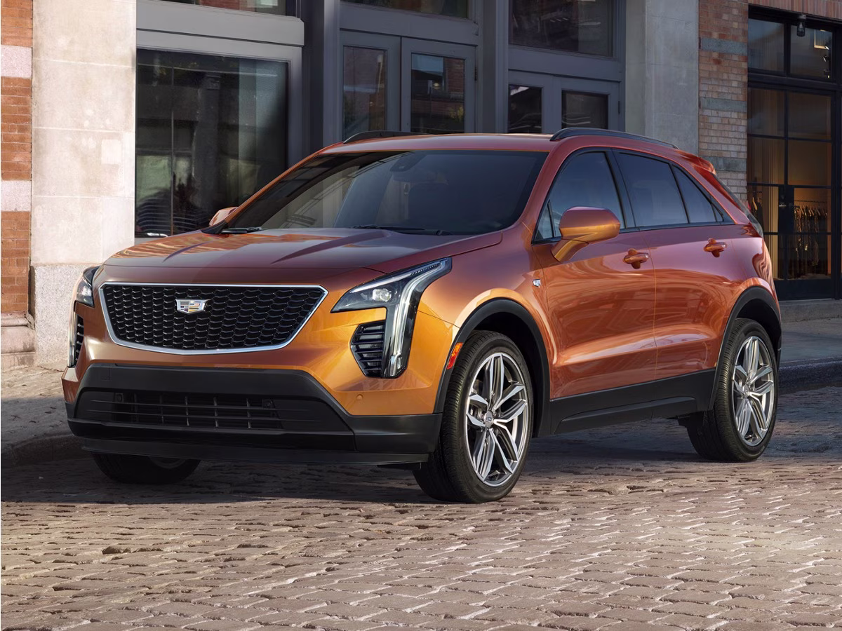 2019 Radiant Silver Metallic Cadillac XT4 Premium Luxury AWD SUV