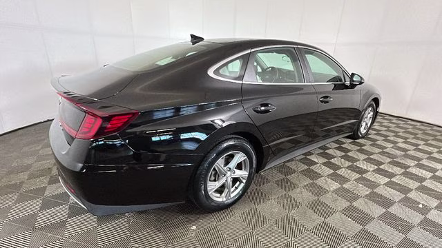 2023 Onyx Black Hyundai Sonata SE FWD Sedan
