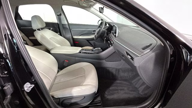 2023 Onyx Black Hyundai Sonata SE FWD Sedan