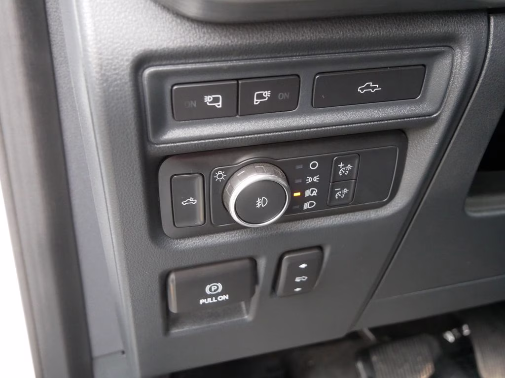2022 Oxford White Ford F-150 Lariat 4X4 Truck
