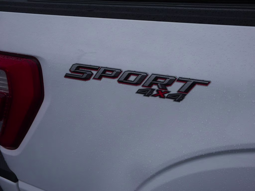 2022 Oxford White Ford F-150 Lariat 4X4 Truck