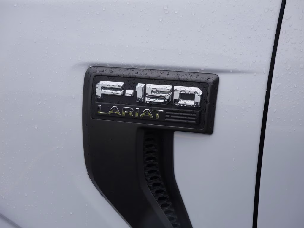 2022 Oxford White Ford F-150 Lariat 4X4 Truck