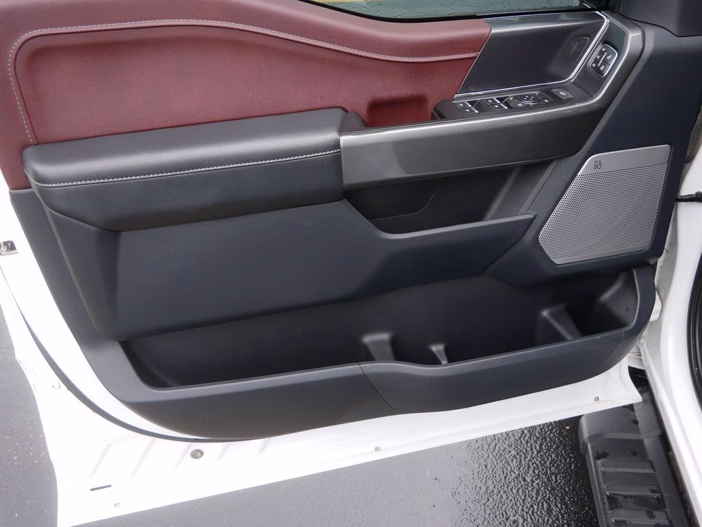 2022 Oxford White Ford F-150 Lariat 4X4 Truck