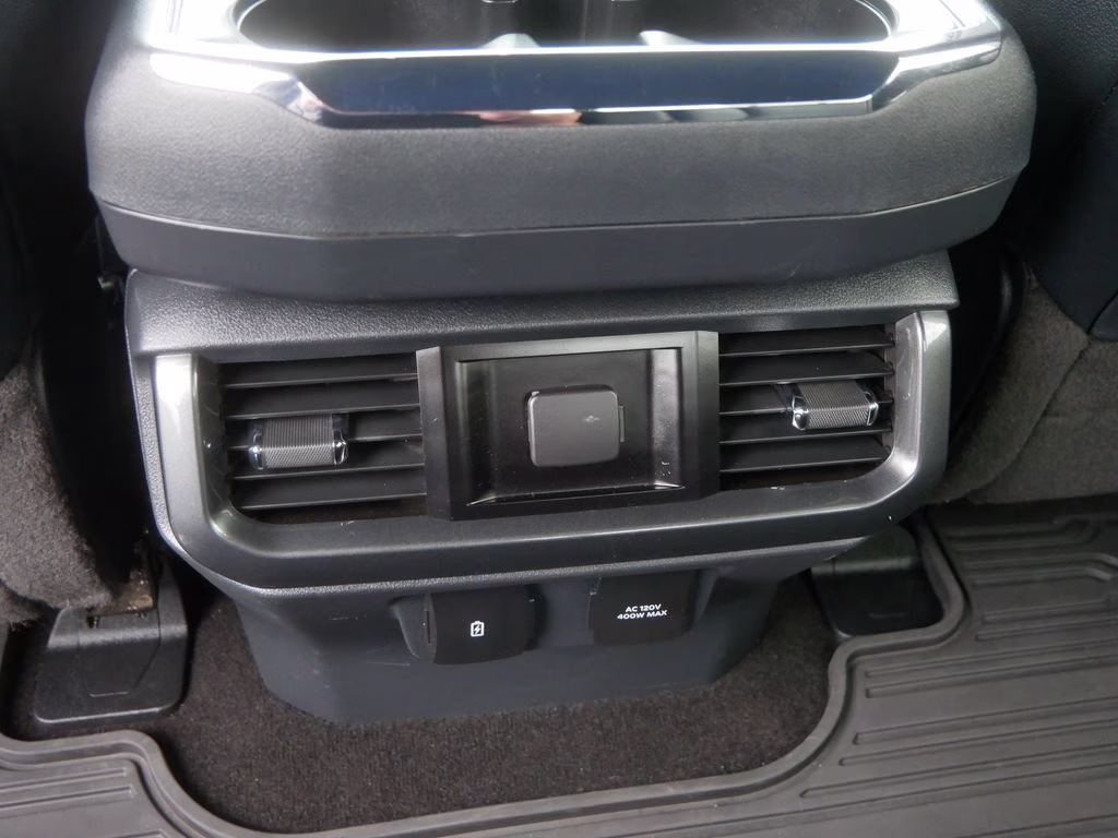 2022 Oxford White Ford F-150 Lariat 4X4 Truck