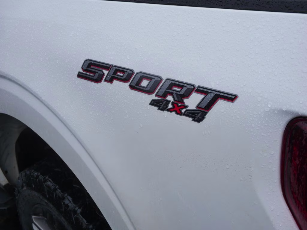 2022 Oxford White Ford F-150 Lariat 4X4 Truck