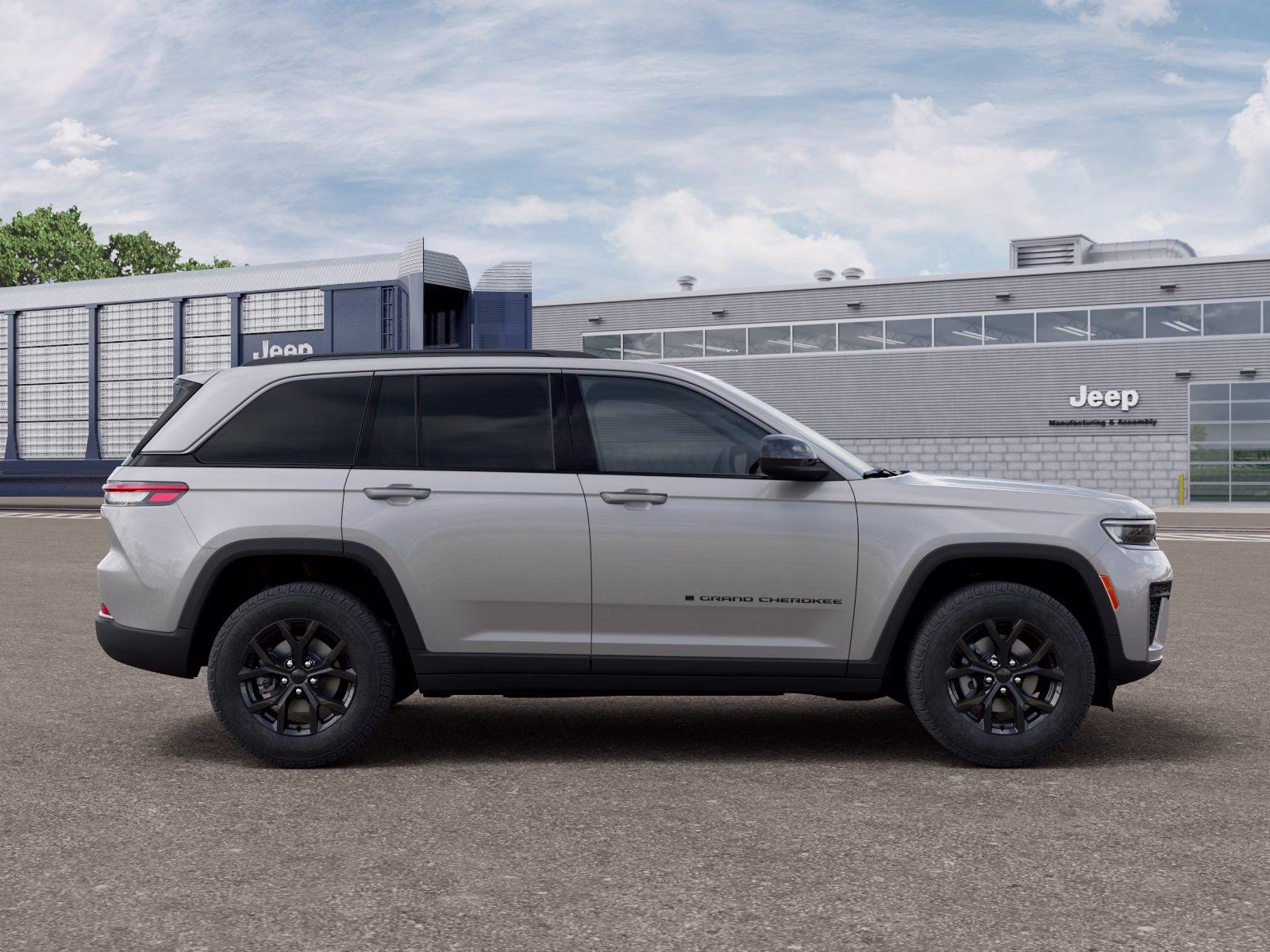 2026 Silver Zynith Jeep Grand Cherokee Laredo Altitude 4X4 SUV