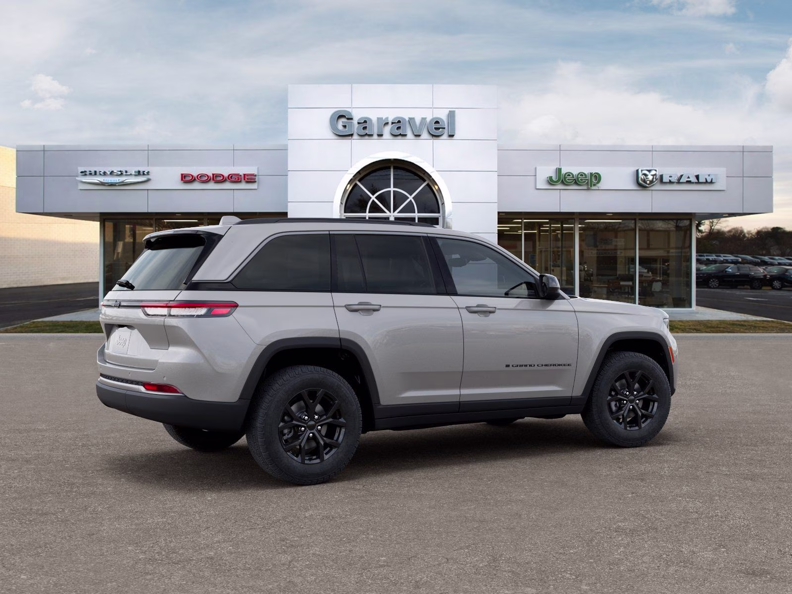 2026 Silver Zynith Jeep Grand Cherokee Laredo Altitude 4X4 SUV