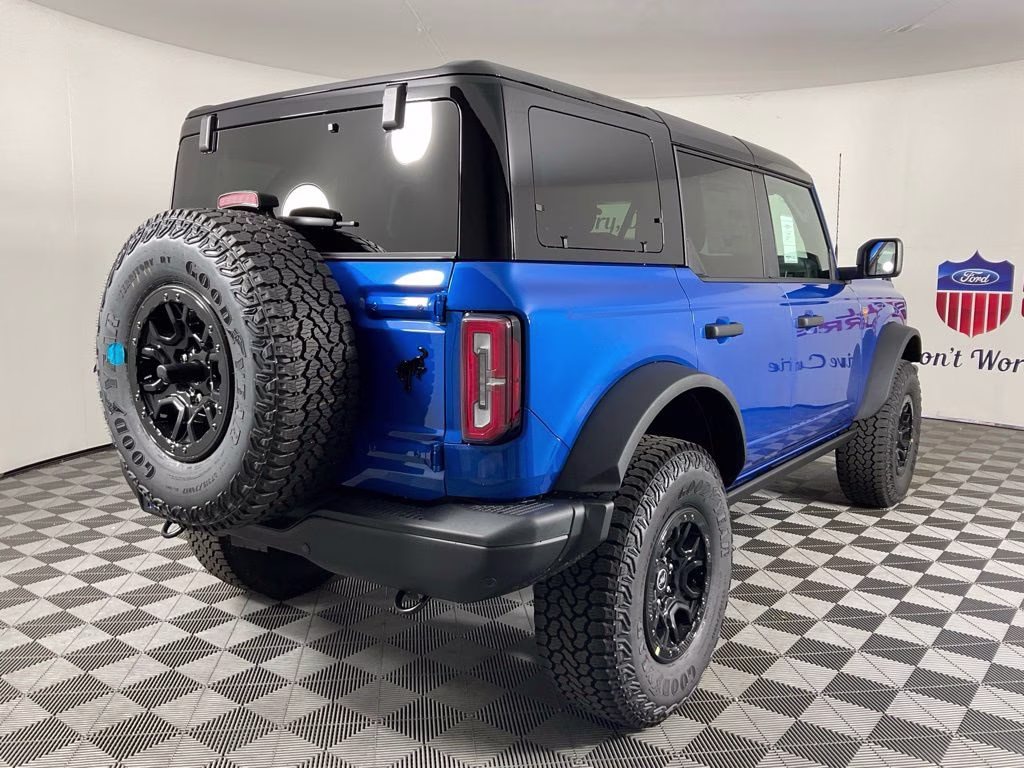 2026 Blue Metallic Ford Bronco Badlands 4X4 SUV