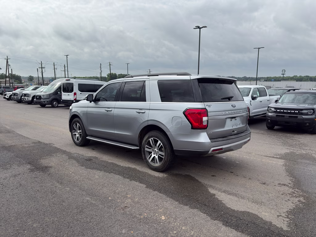 2022 ICONIC SILVER METALLIC Ford Expedition XLT RWD SUV