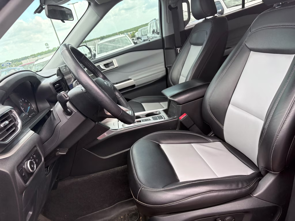 2022 RAPID RED MET TINTED CC Ford Explorer XLT RWD SUV