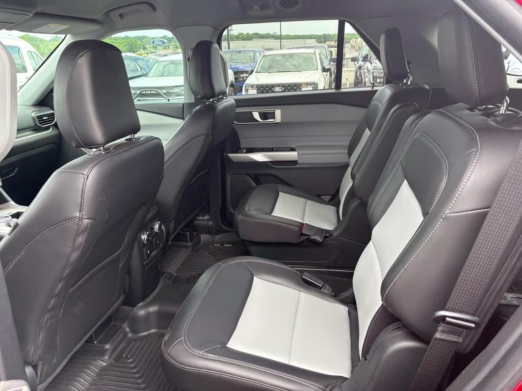 2022 RAPID RED MET TINTED CC Ford Explorer XLT RWD SUV