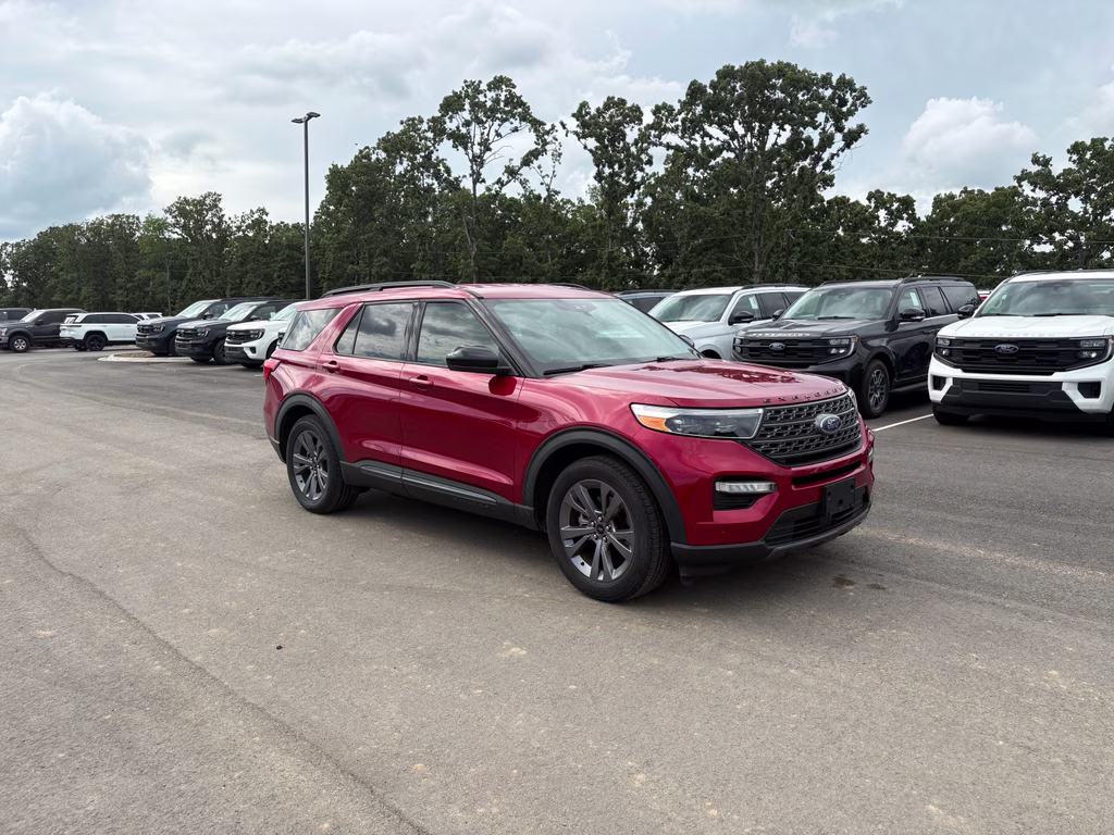2022 RAPID RED MET TINTED CC Ford Explorer XLT RWD SUV