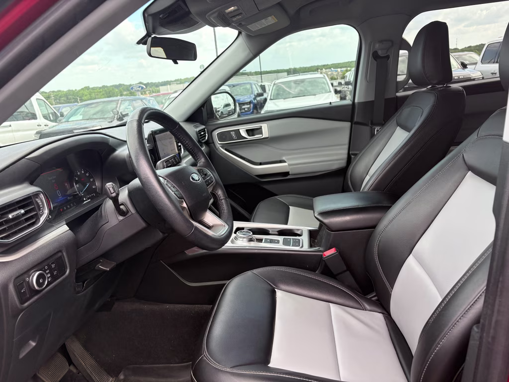 2022 RAPID RED MET TINTED CC Ford Explorer XLT RWD SUV