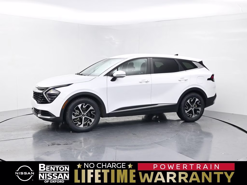 2024 Glacial White Pearl Kia Sportage EX FWD SUV