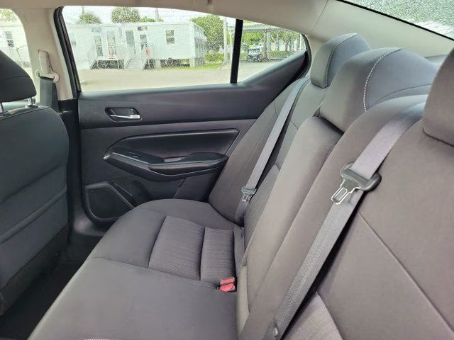 2020 Super Black Clearcoat Nissan Altima 2.5 S FWD Sedan