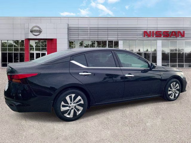 2020 Super Black Clearcoat Nissan Altima 2.5 S FWD Sedan