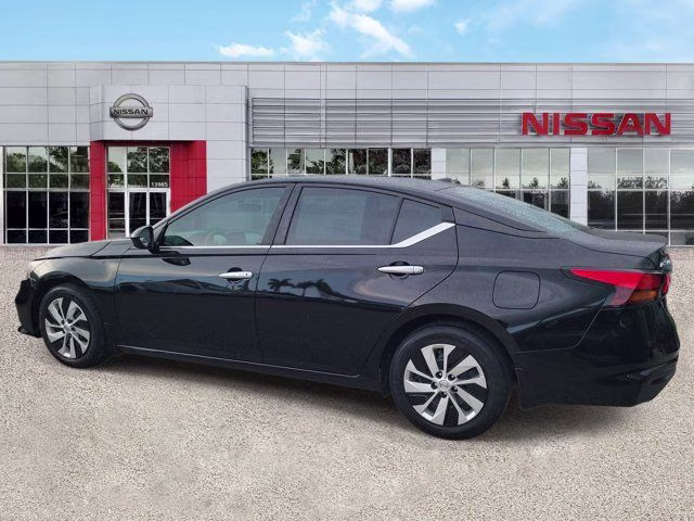 2020 Super Black Clearcoat Nissan Altima 2.5 S FWD Sedan