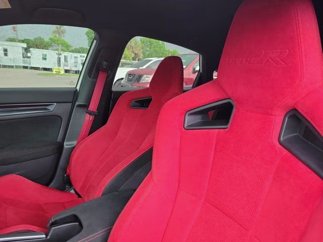 2024 Championship White Honda Civic Type R FWD Hatchback