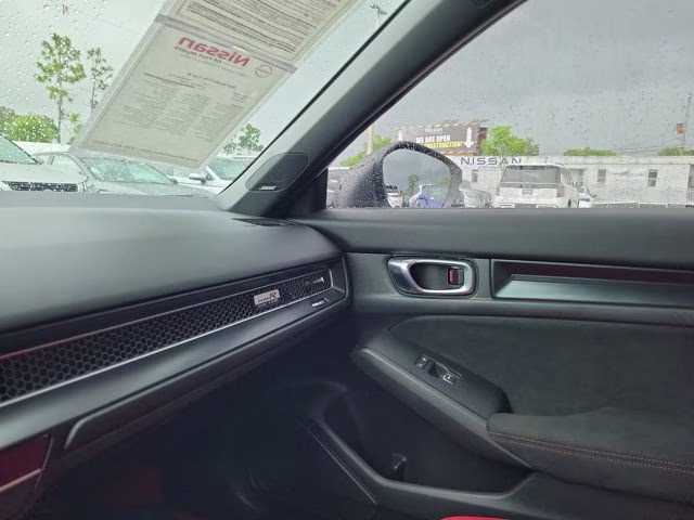 2024 Championship White Honda Civic Type R FWD Hatchback