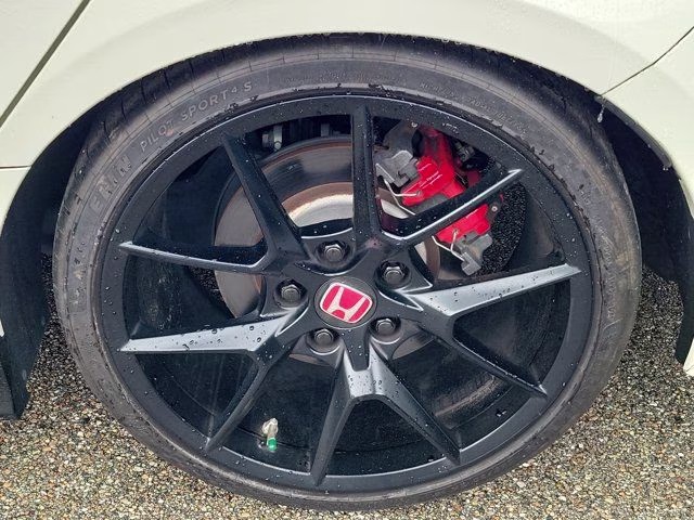 2024 Championship White Honda Civic Type R FWD Hatchback