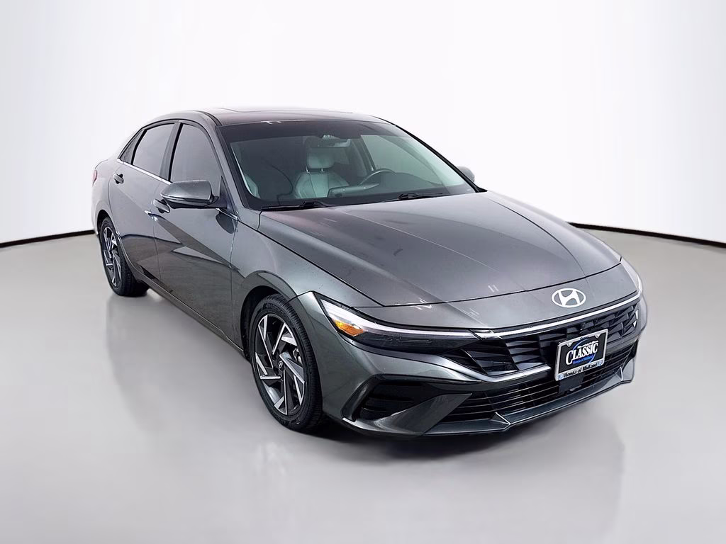 2024 Amazon Gray Hyundai Elantra Limited FWD Sedan