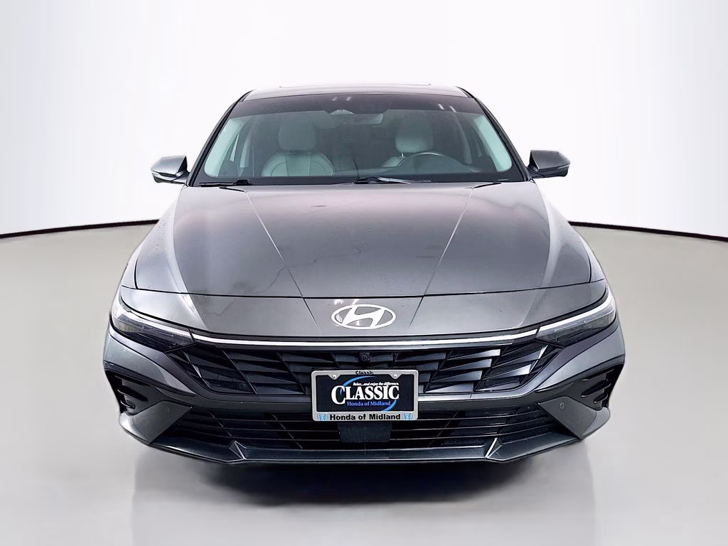 2024 Amazon Gray Hyundai Elantra Limited FWD Sedan