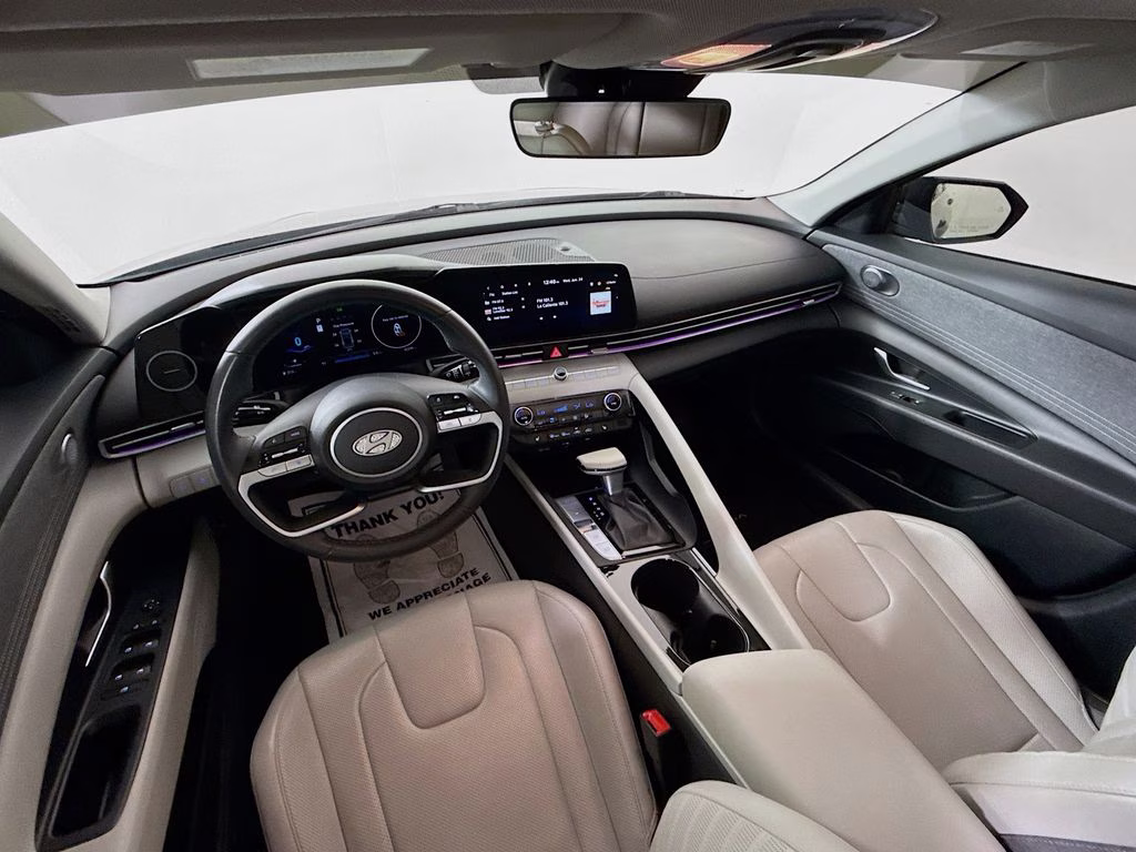 2024 Amazon Gray Hyundai Elantra Limited FWD Sedan