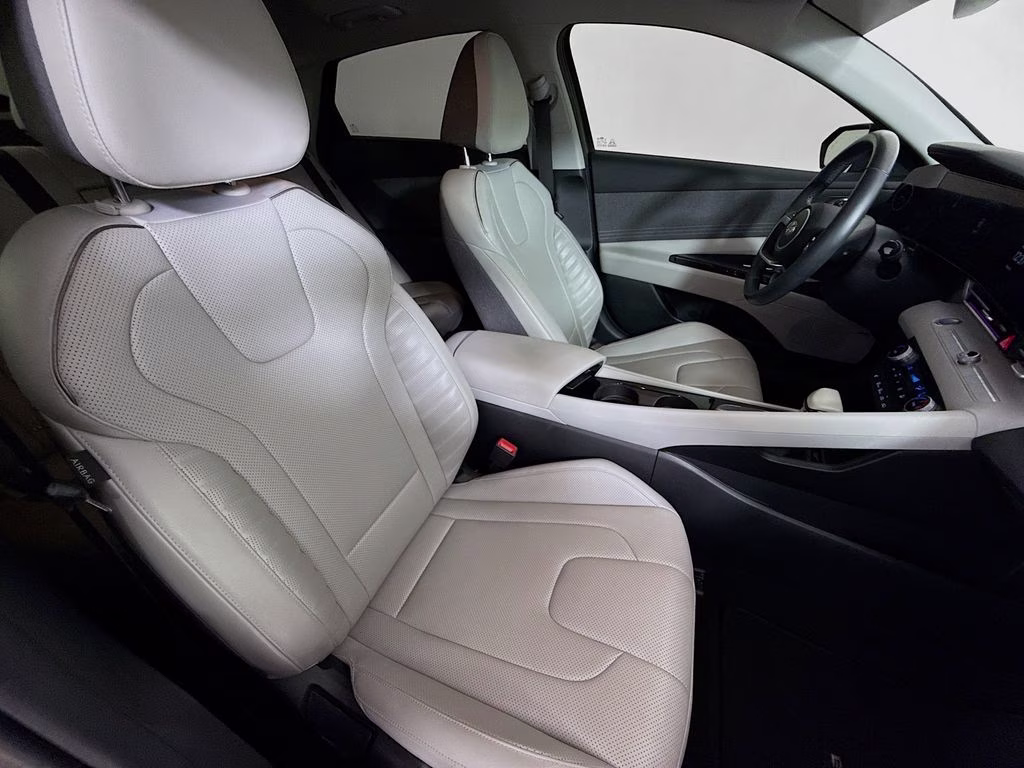 2024 Amazon Gray Hyundai Elantra Limited FWD Sedan