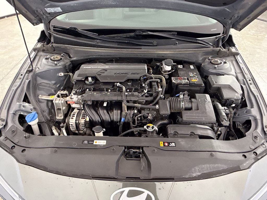 2024 Amazon Gray Hyundai Elantra Limited FWD Sedan
