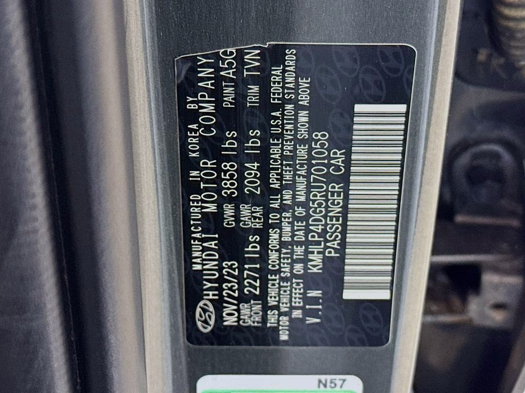 2024 Amazon Gray Hyundai Elantra Limited FWD Sedan