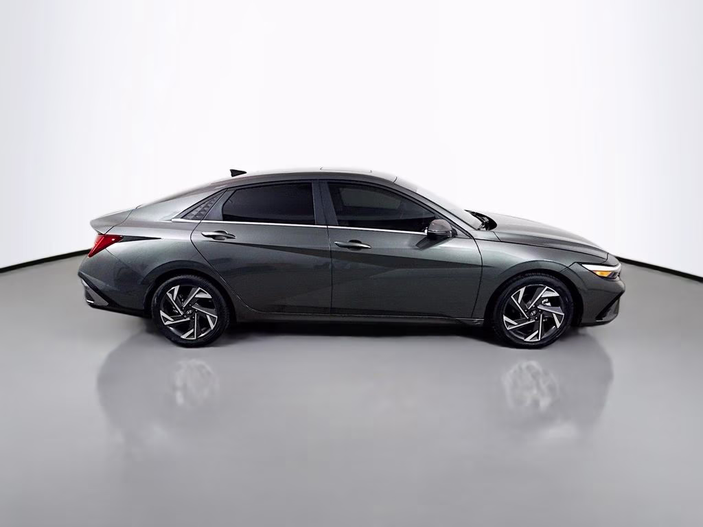 2024 Amazon Gray Hyundai Elantra Limited FWD Sedan