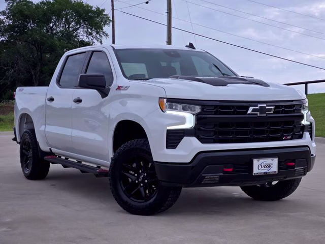 2024 Summit White Chevrolet Silverado 1500 LT Trail Boss 4X4 Truck